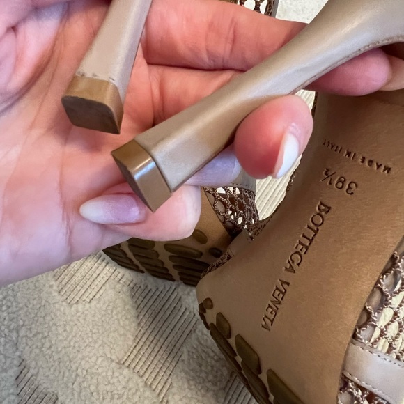 BOTTEGA VENETA Stretch Mesh Chain Detail Pumps - Picture 11 of 12